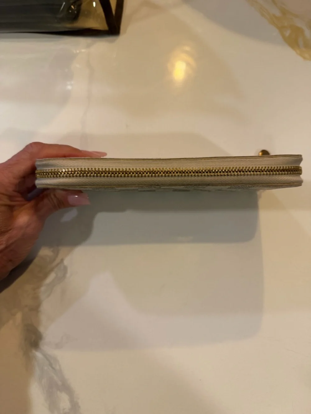 Louis Vuitton Damier Azur Zip-Around Wallet in White and Gray - Picture 5 of 12